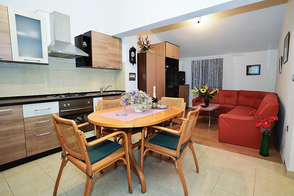 Apartments Bijuk Sukosan Ngoại thất bức ảnh